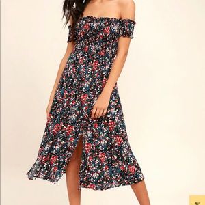 NWOT Lulus midi dress